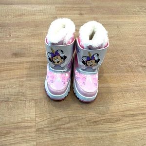 KIDS | Minnie Mouse Snow boots. Never worn. Toddler size 9.